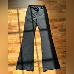 NWT Fabletics PureLuxe Black Yoga Pants Size Small